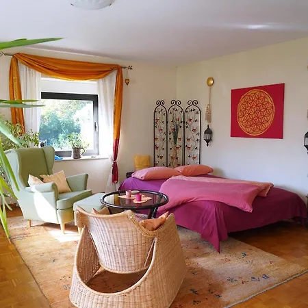 Im Haus Lotus Mit Grossem Balkon Und Garten